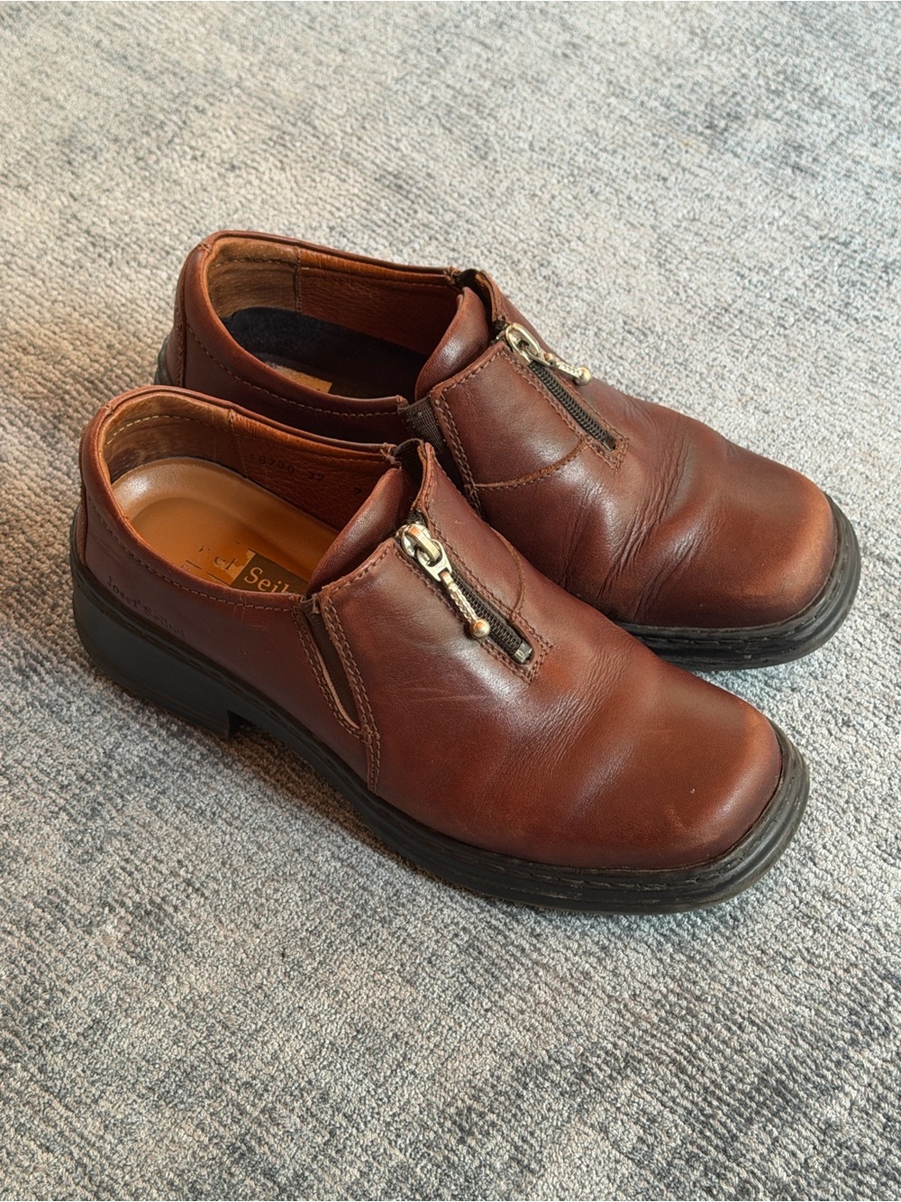 Women's Josef Seibel Brown Shoe with Zip in front Size 37  Sz6-6.5